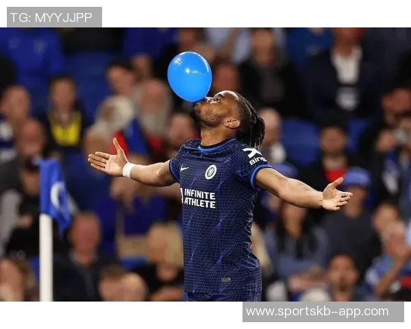 费内巴切对恩昆库表现出兴趣但他倾向于继续留在AC米兰